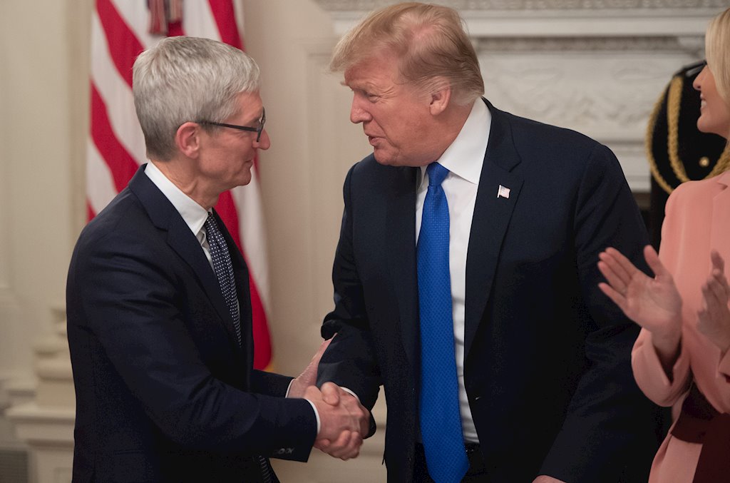 Tổng thống Trump thừa nhận mức thuế mới không công bằng với Apple