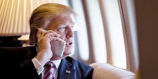 Donald Trump trách CEO Tim Cook vì bỏ nút Home trên iPhone