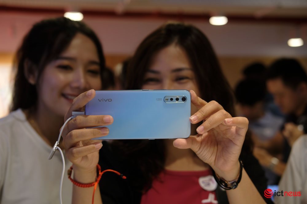 4 smartphone vivo nhiều tính năng mới, phù hợp giới trẻ