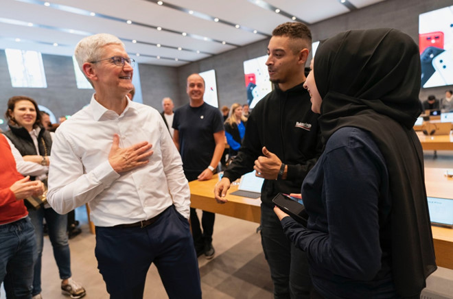 CEO Apple: 'Chúng tôi luôn bán iPhone với giá rẻ nhất'