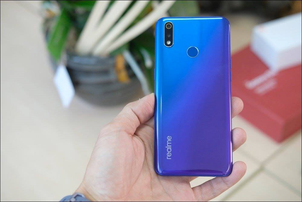 Những smartphone này sạc nhanh siêu tốc nhưng giá bán chỉ ở tầm trung