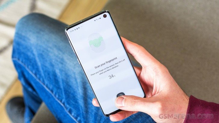 Samsung sẽ vá lỗi mở khóa vân tay vô tội vạ trên Galaxy S10