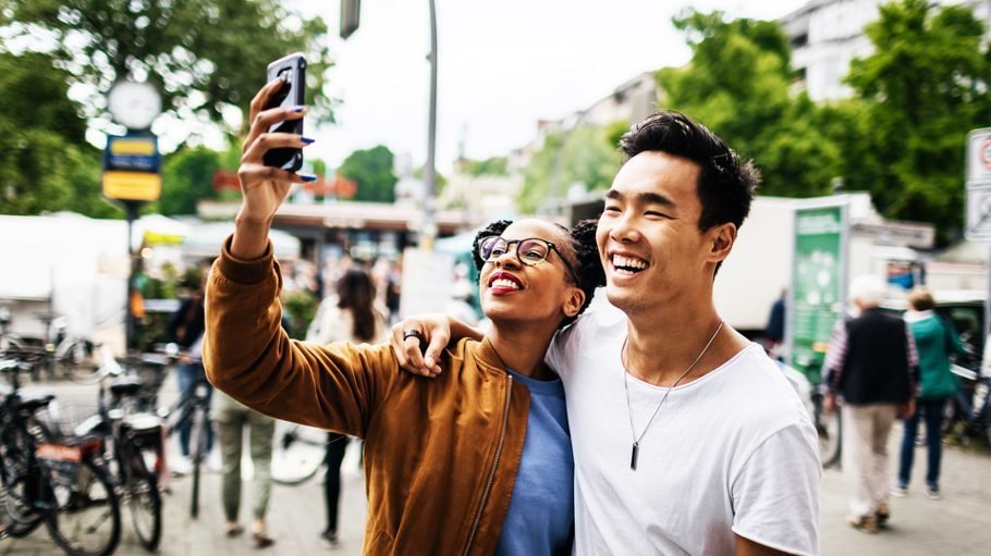 Công dụng mới của việc chụp ảnh selfie: không chỉ để đăng Facebook, mà còn để ... đo huyết áp!