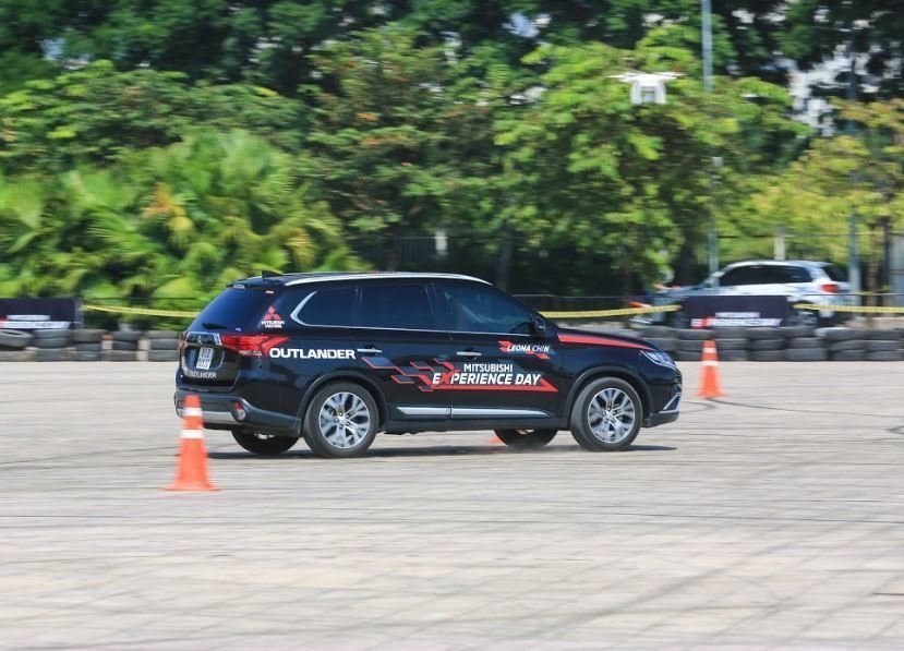 Mitsubishi Outlander, Pajero Sport giảm sốc cả trăm triệu đồng