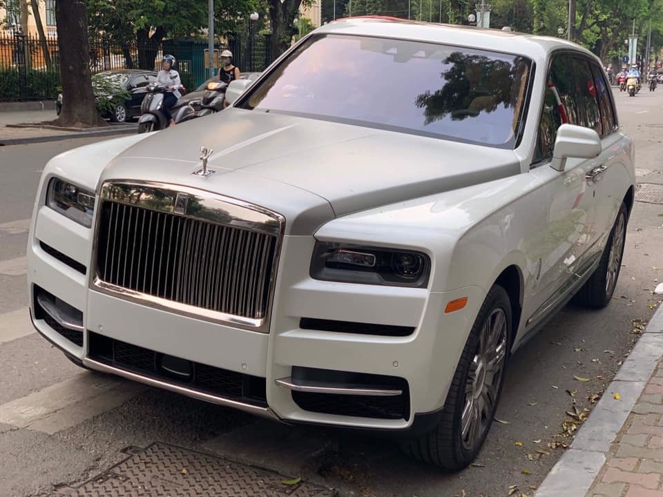 Siêu xe Rolls-Royce Cullinan 45 tỷ về tay đại gia Hà Nội