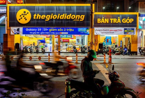 Thế giới Di động buôn xoong nồi, Vietjet bán mì tôm thu tiền tỷ