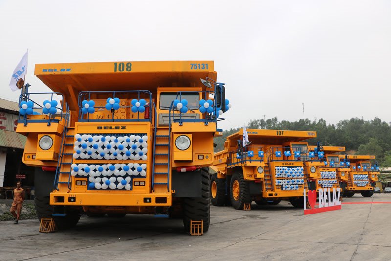 Siêu xe tải BElAZ-75131 giá 35 tỷ đồng đầu tiên về Việt Nam