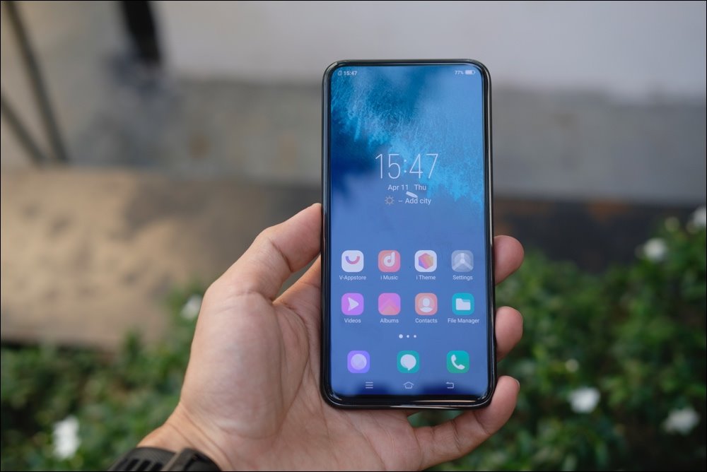 Vivo Apex 2019 về Việt Nam, thiết kế nguyên khối, không lỗ cắm, không loa, không phím bấm, màn hình tràn viền