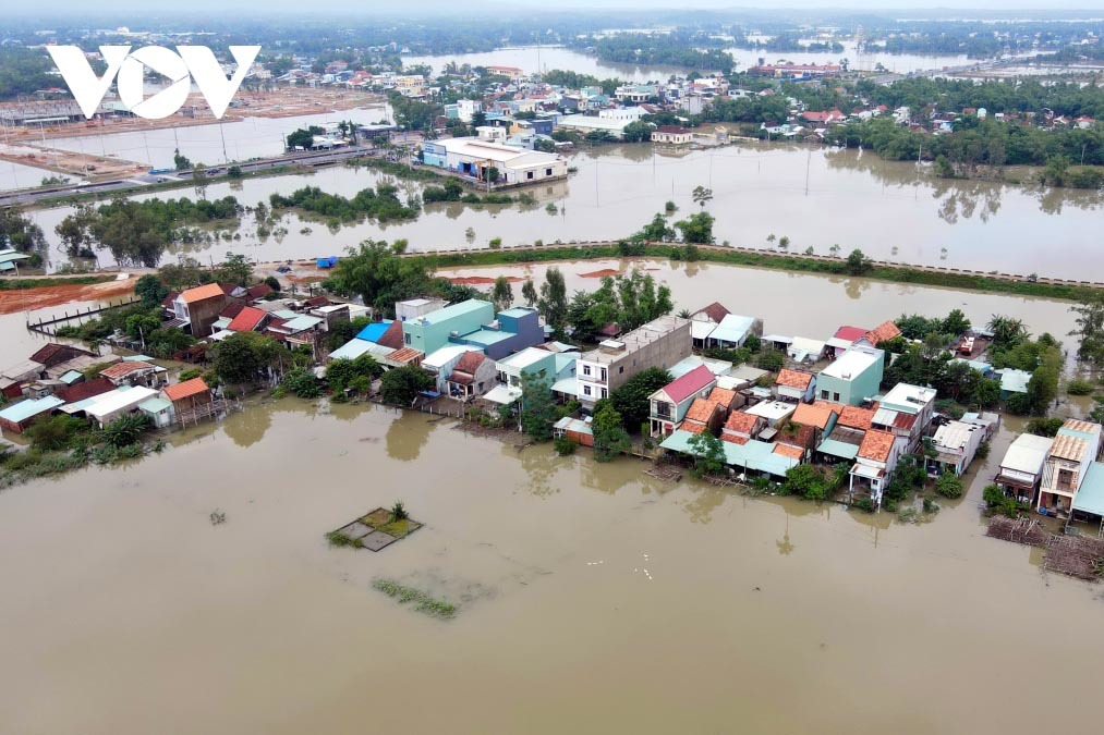 Vì sao nhiều đô thị miền Trung chưa mưa đã ngập?